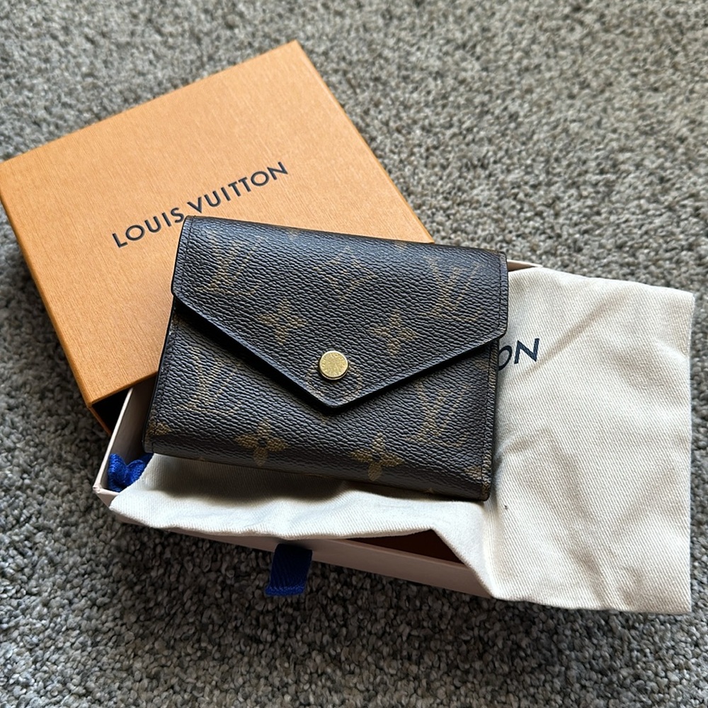 ❌SOLD❌ Authentic Louis Vuitton Monogram Canvas Victorine Wallet Armagnac - Picture 5 of 16